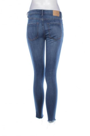 Blugi de femei Zara, Mărime S, Culoare Albastru, Preț 73,97 Lei