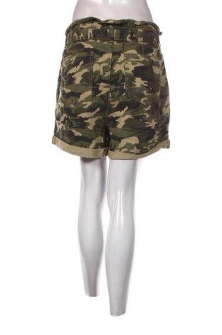 Damen Shorts Almost Famous, Größe XL, Farbe Mehrfarbig, Preis 9,99 €