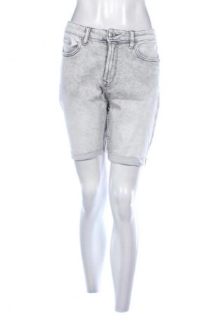 Dámske kraťasy  Bershka, Veľkosť M, Farba Sivá, Cena  9,72 €