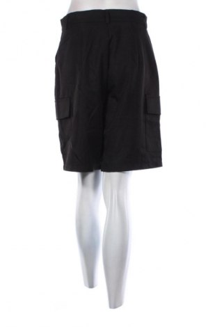 Damen Shorts DAZY, Größe M, Farbe Schwarz, Preis 16,00 €