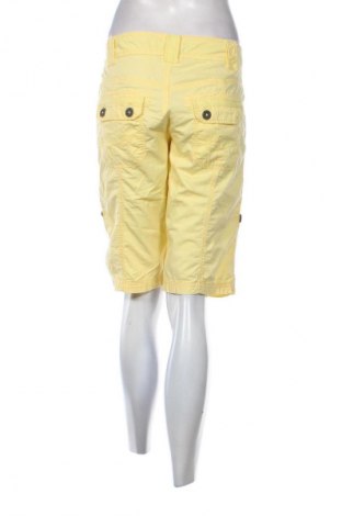 Damen Shorts Edc By Esprit, Größe XL, Farbe Gelb, Preis 17,00 €