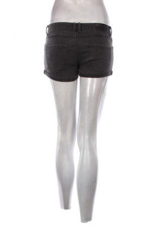 Pantaloni scurți de femei Fb Sister, Mărime S, Culoare Gri, Preț 81,86 Lei