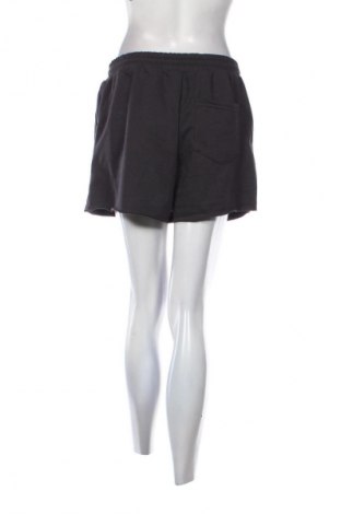 Damen Shorts Fb Sister, Größe M, Farbe Grau, Preis 9,72 €