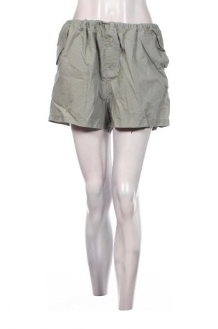 Дамски къс панталон H&M Divided, Размер L, Цвят Зелен, Цена 31,99 лв.
