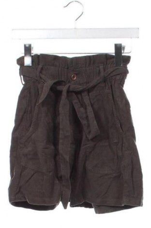 Дамски къс панталон Zara, Размер XS, Цвят Зелен, Цена 20,99 лв.