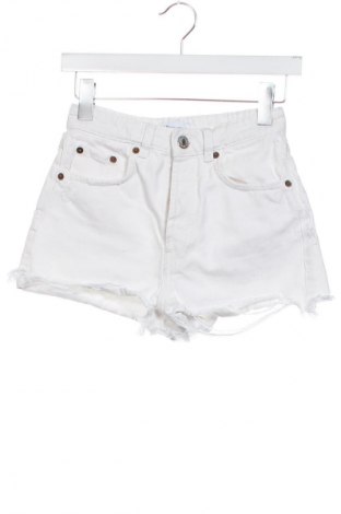 Дамски къс панталон Zara, Размер XS, Цвят Бял, Цена 30,20 лв.