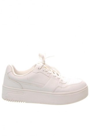 Obuwie damskie Pull&Bear, Rozmiar 38, Kolor Biały, Cena 157,99 zł