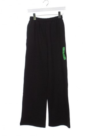 Dámské kalhoty  Pull&Bear, Velikost XS, Barva Černá, Cena  999,00 Kč