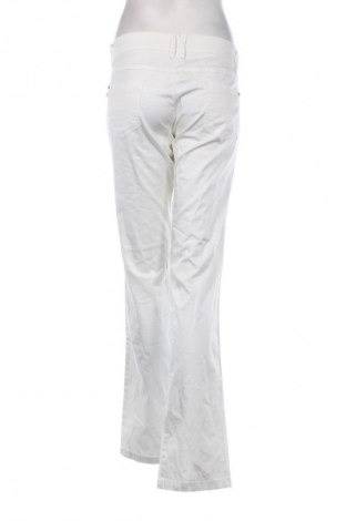 Damenhose Stradivarius, Größe XL, Farbe Weiß, Preis 23,34 €