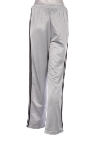 Pantaloni trening de femei Adidas Originals, Mărime M, Culoare Gri, Preț 112,48 Lei