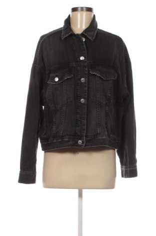 Дамско яке Pull&Bear, Размер M, Цвят Сив, Цена 37,99 лв.
