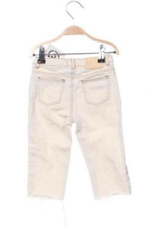Детски дънки Zara, Размер 12-18m/ 80-86 см, Цвят Бял, Цена 18,99 лв.