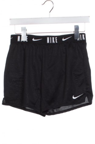 Gyerek rövidnadrág Nike, Méret 10-11y / 146-152 cm, Szín Fekete, Ár 7 339 Ft