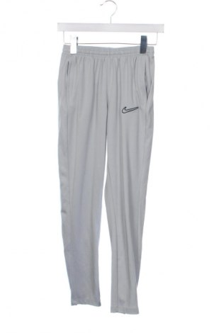 Kinder Sporthose Nike, Größe 12-13y/ 158-164 cm, Farbe Grau, Preis € 18,99