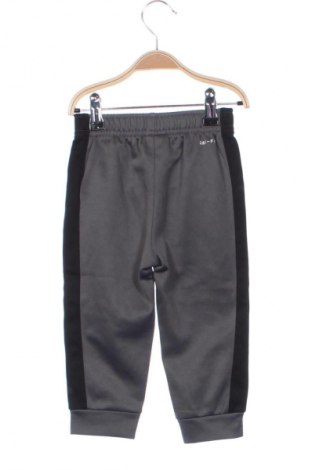 Παιδική κάτω φόρμα Nike, Μέγεθος 18-24m/ 86-98 εκ., Χρώμα Γκρί, Τιμή 8,99 €