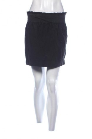 Szoknya Gina Tricot, Méret M, Szín Fekete, Ár 4 233 Ft