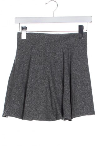 Пола H&M Divided, Размер XS, Цвят Сив, Цена 19,00 лв.