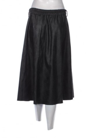 Пола NEW COLLECTION, Размер S, Цвят Черен, Цена 93,00 лв.