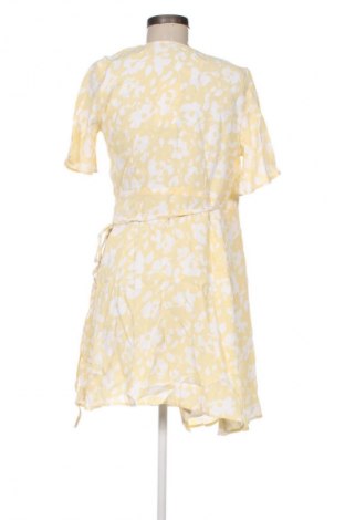 Kleid About You, Größe M, Farbe Mehrfarbig, Preis 31,45 €