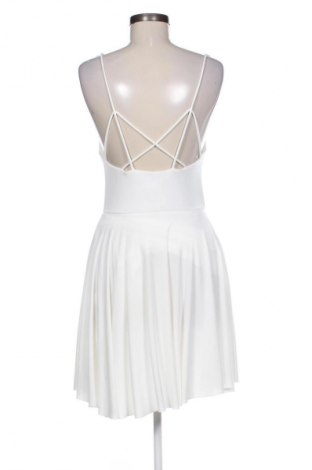 Kleid Bik Bok, Größe M, Farbe Weiß, Preis 14,83 €