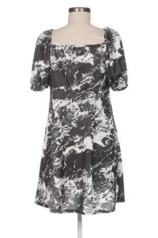 Kleid Boohoo, Größe L, Farbe Mehrfarbig, Preis € 20,99