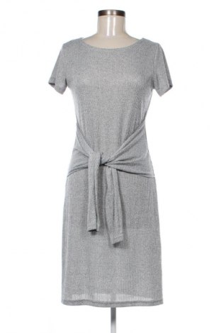 Φόρεμα Grey Wolf, Μέγεθος M, Χρώμα Γκρί, Τιμή 18,99 €