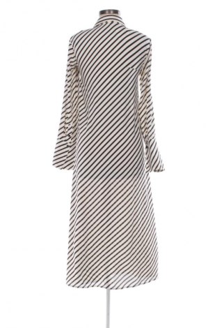 Рокля H&M, Размер XS, Цвят Многоцветен, Цена 48,99 лв.