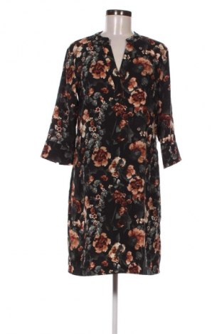 Рокля H&M, Размер M, Цвят Многоцветен, Цена 29,99 лв.