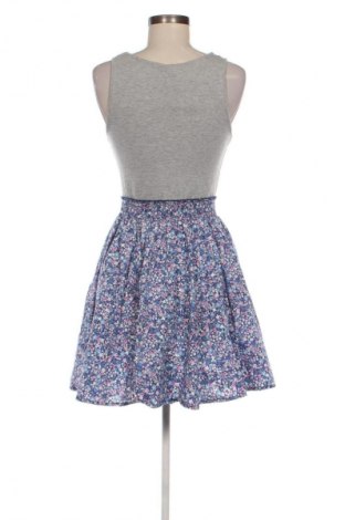 Kleid H&M Divided, Größe M, Farbe Mehrfarbig, Preis 13,99 €