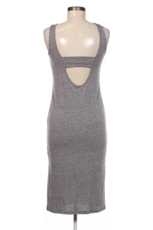 Рокля H&M Divided, Размер S, Цвят Сив, Цена 20,99 лв.