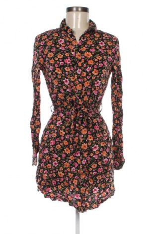 Рокля H&M Divided, Размер S, Цвят Многоцветен, Цена 48,99 лв.