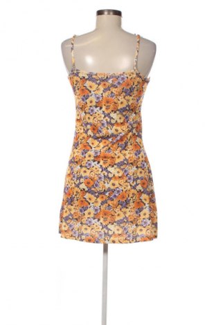 Рокля H&M Divided, Размер S, Цвят Многоцветен, Цена 29,99 лв.