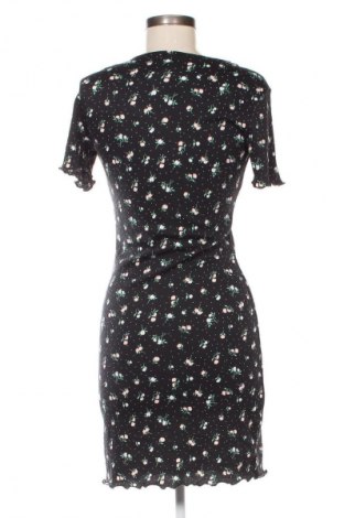 Рокля H&M Divided, Размер M, Цвят Многоцветен, Цена 25,99 лв.