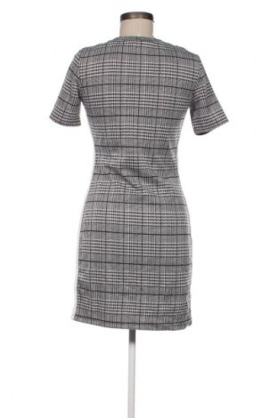 Šaty  H&M Divided, Velikost XL, Barva Vícebarevné, Cena  469,00 Kč