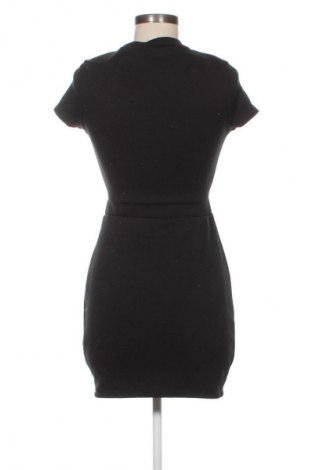 Рокля H&M Divided, Размер S, Цвят Черен, Цена 29,99 лв.