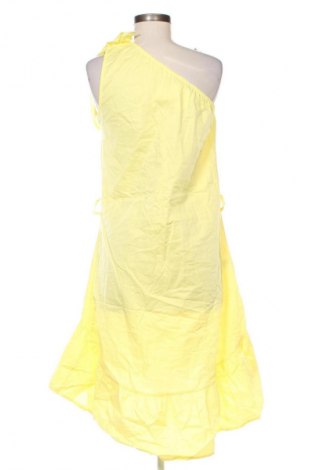 Рокля NEW COLLECTION, Размер M, Цвят Жълт, Цена 48,99 лв.