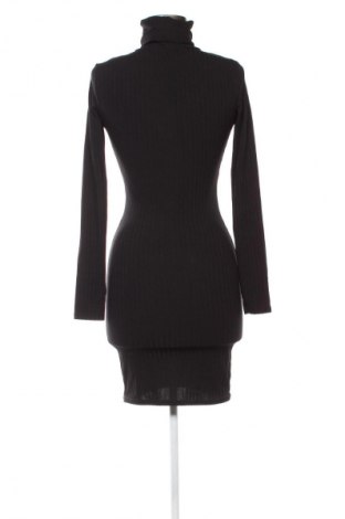 Kleid Pretty Little Thing, Größe S, Farbe Schwarz, Preis € 17,99