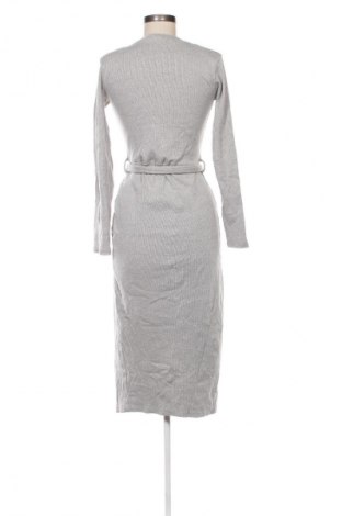 Φόρεμα Pretty Little Thing, Μέγεθος M, Χρώμα Γκρί, Τιμή 18,99 €