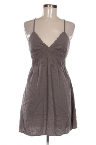 Φόρεμα Pull&Bear, Μέγεθος S, Χρώμα Γκρί, Τιμή 18,99 €
