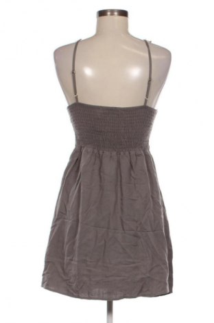 Φόρεμα Pull&Bear, Μέγεθος S, Χρώμα Γκρί, Τιμή 18,99 €