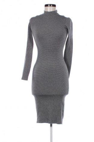 Kleid Pull&Bear, Größe M, Farbe Mehrfarbig, Preis 14,83 €