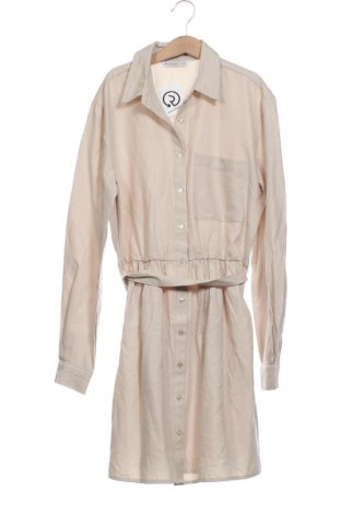 Kleid Stradivarius, Größe XS, Farbe Ecru, Preis 11,99 €
