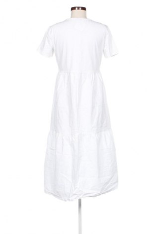 Kleid Stradivarius, Größe L, Farbe Weiß, Preis 15,00 €