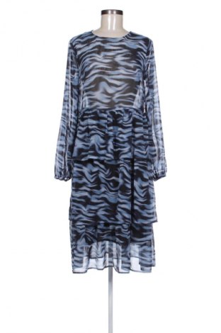 Kleid VILA, Größe M, Farbe Mehrfarbig, Preis 40,27 €