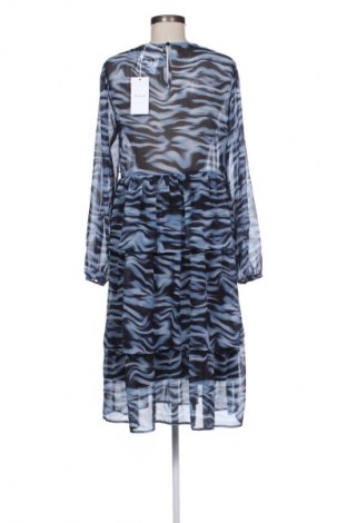 Kleid VILA, Größe M, Farbe Mehrfarbig, Preis 40,27 €