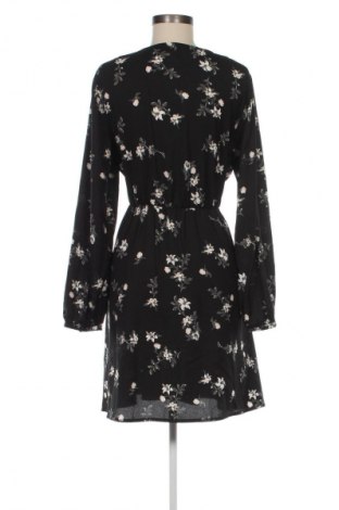 Рокля Vero Moda, Размер L, Цвят Многоцветен, Цена 34,99 лв.