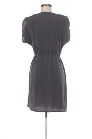 Šaty  Vero Moda, Velikost M, Barva Šedá, Cena  439,00 Kč
