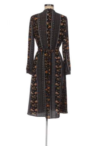 Рокля Vero Moda, Размер M, Цвят Многоцветен, Цена 34,99 лв.