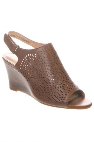 Sandale Clarks, Mărime 38, Culoare Maro, Preț 185,99 Lei