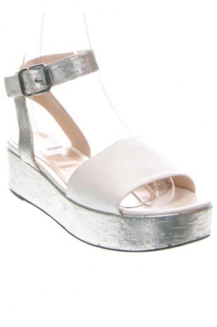 Sandale Erika Rocchi, Mărime 39, Culoare Multicolor, Preț 157,58 Lei
